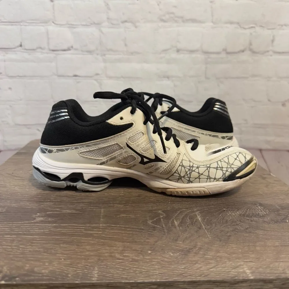 Mizuno Wave Voltage Volleyball Shoes size 8.5